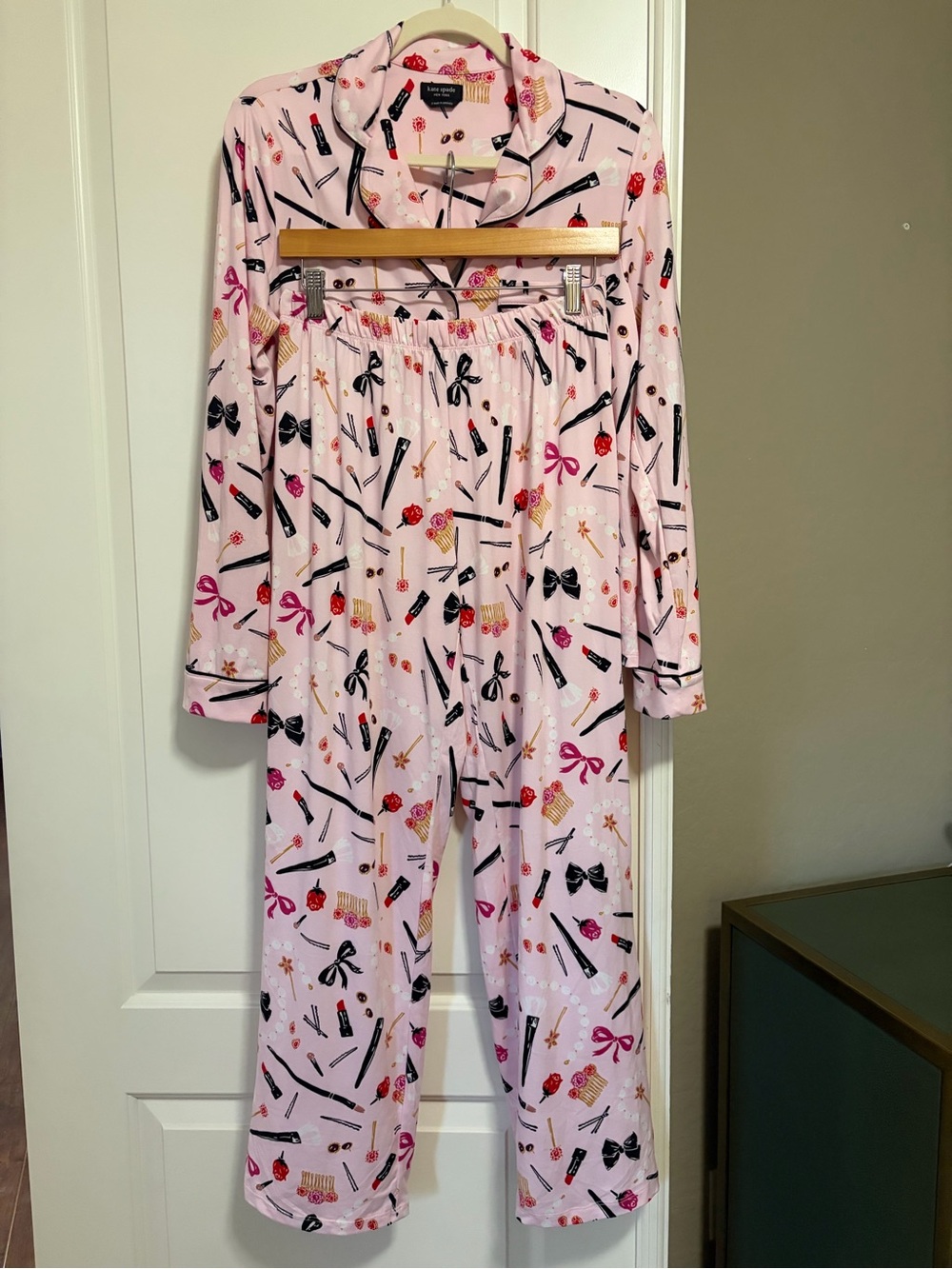 🌹💕NWOT💄🎀kate spade Pink Cosmetics Print Pajama Set🎀